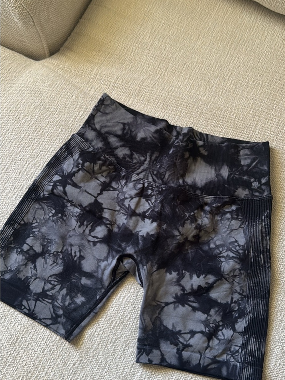 Tie-Dye High-Waist Biker Shorts - Black Gray